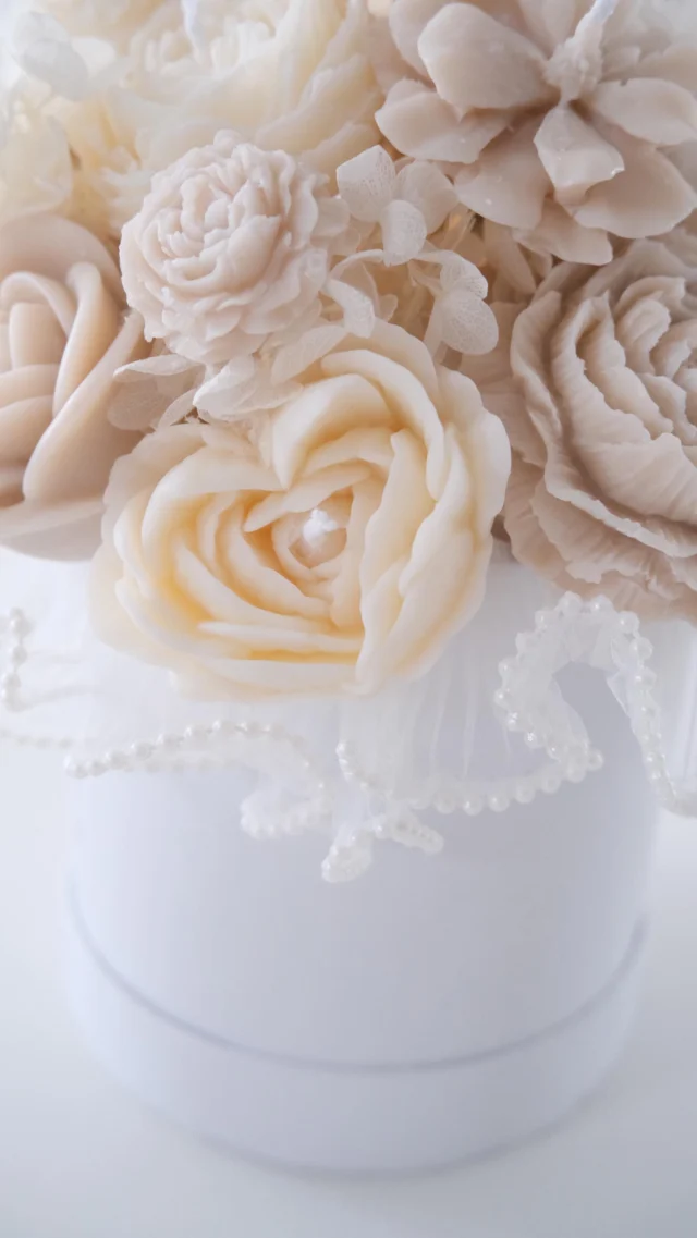 Succombez à nos bouquets de fleurs originals🌸
Des bougies parfumées qui embaument et décorent votre intérieur 💐